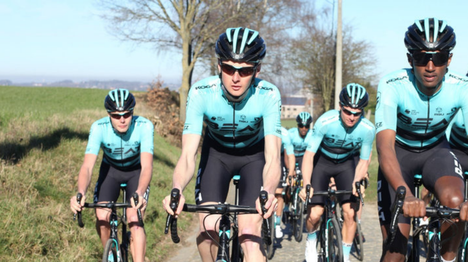 ADAM LEWIS: EEN MOOI VERHAAL VOOR DE WIELERSPORT CREËREN!